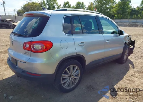 2011 Volkswagen Tiguan Se from USA, damaged, VIN WVGBV7AX0BW543858